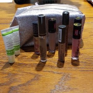 Lip bundle with bag